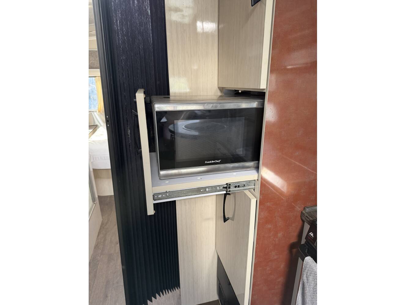 A photo of this 2015 Airstream INTERNATIONAL SERENITY 27FB