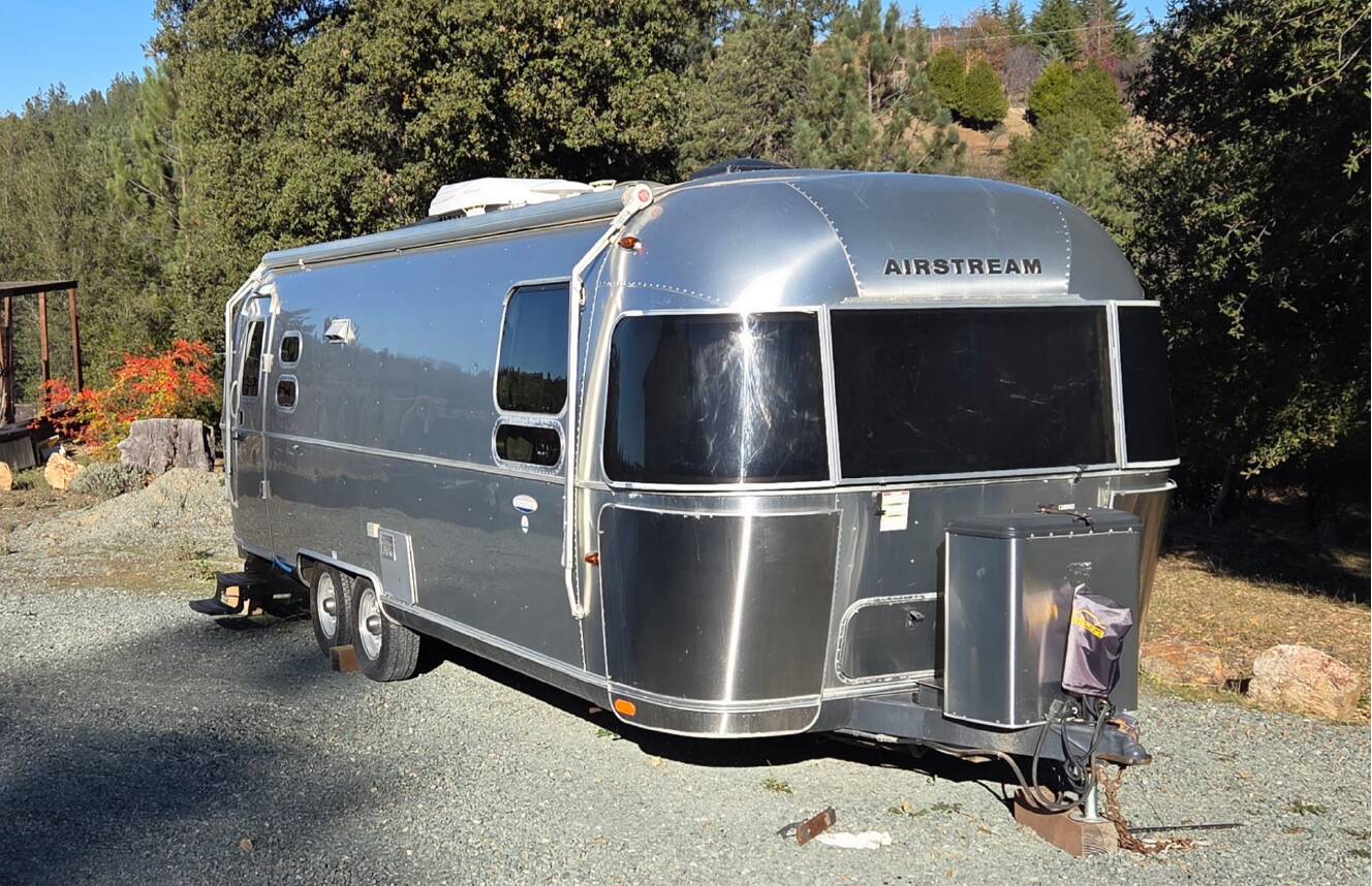 A photo of this 2015 Airstream INTERNATIONAL SERENITY 27FB