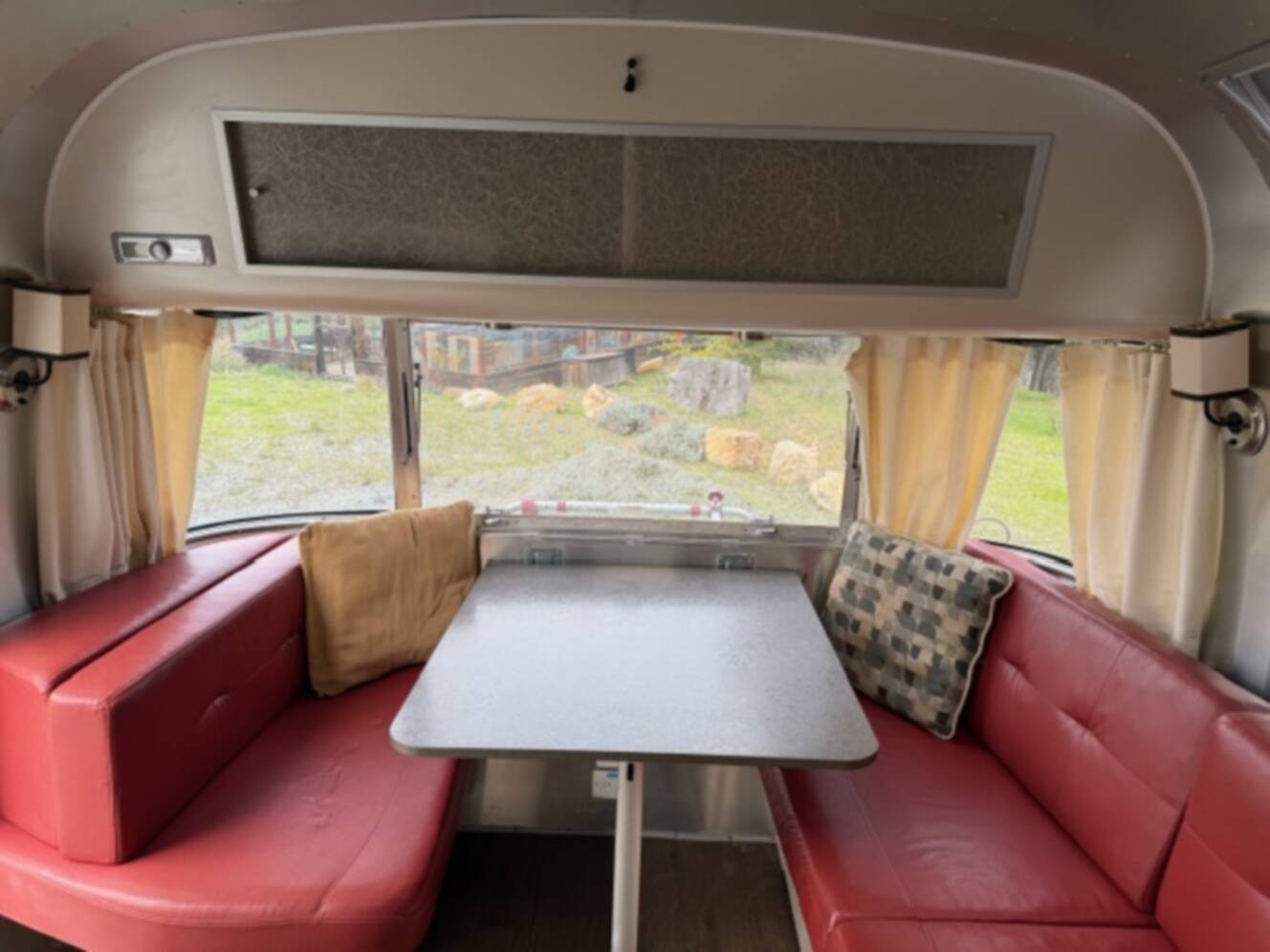A photo of this 2015 Airstream INTERNATIONAL SERENITY 27FB