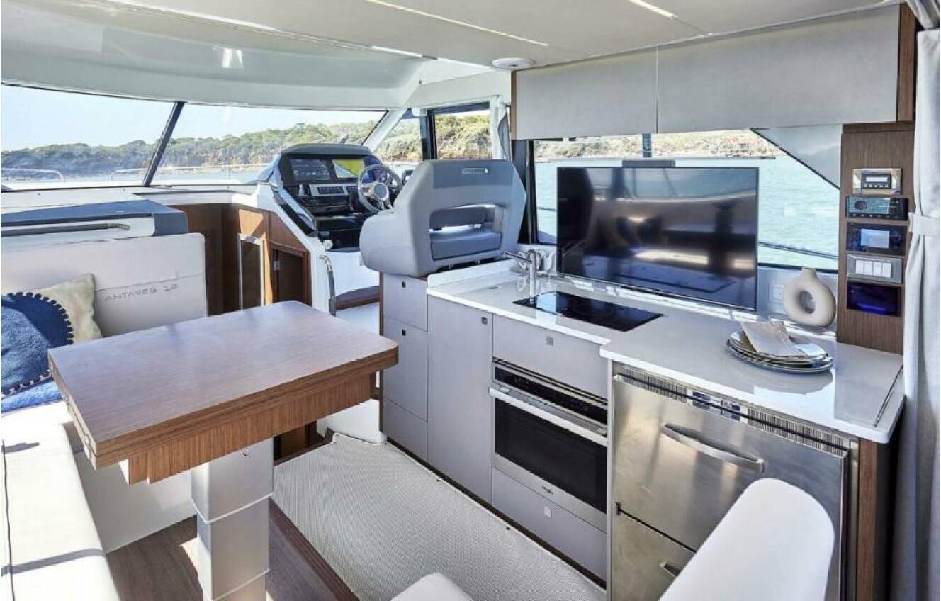 A photo of this 2026 Beneteau Antares 12