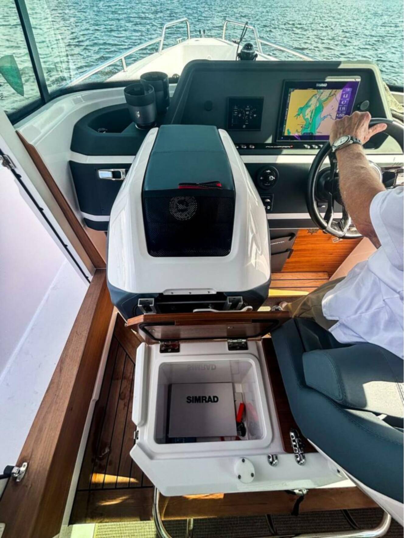 A photo of this 2022 Axopar 28 CABIN