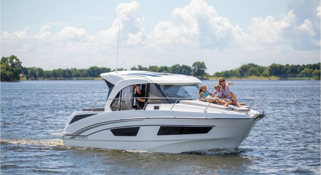 A photo of this 2025 Beneteau Antares 9