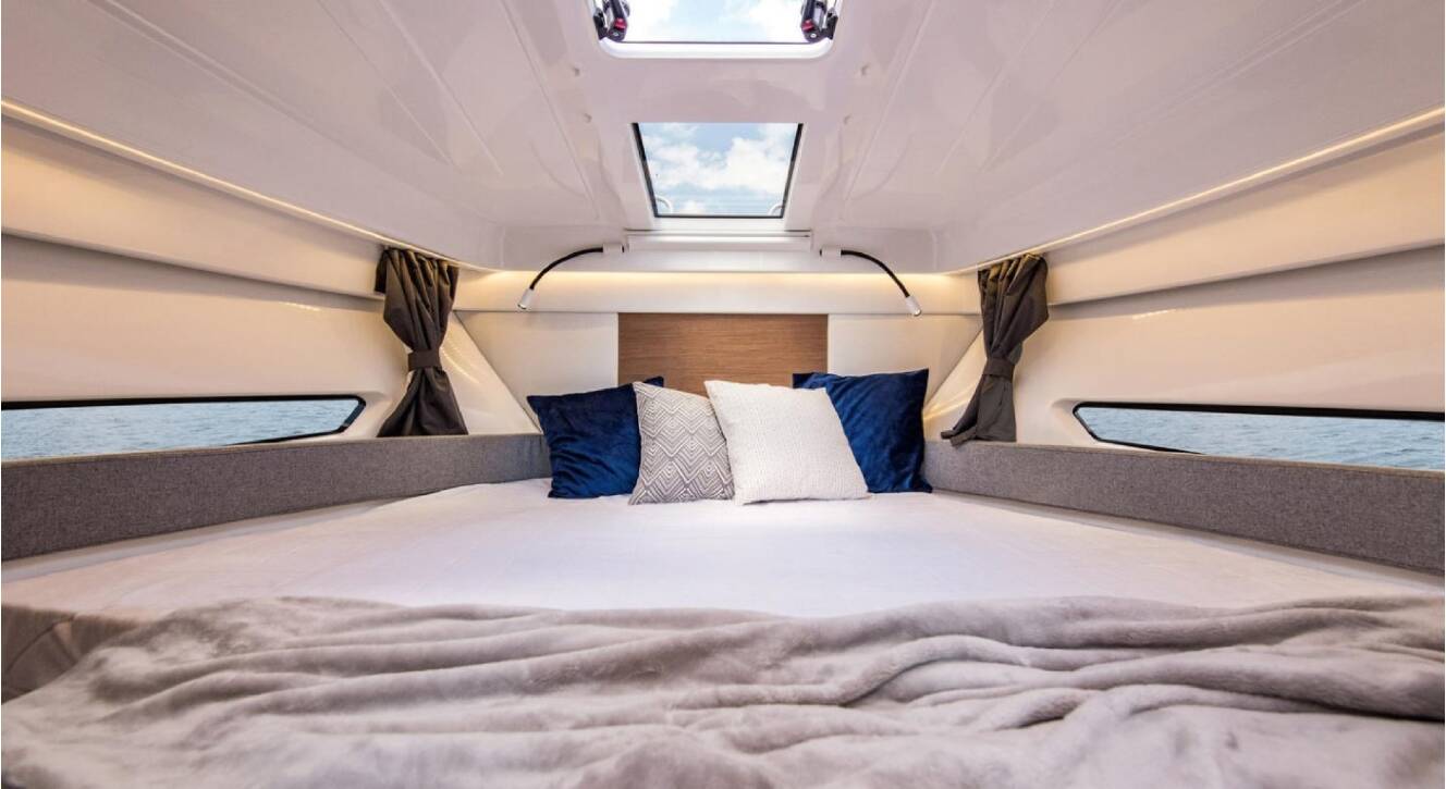 A photo of this 2025 Beneteau Antares 9