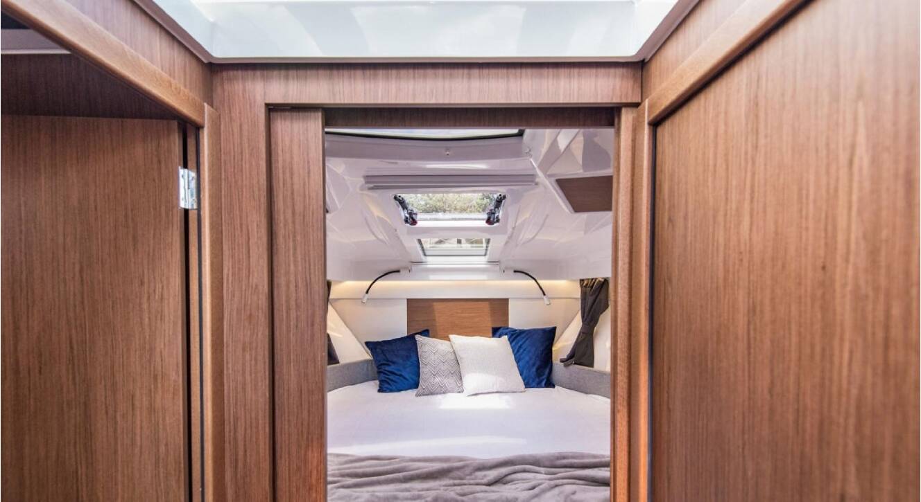 A photo of this 2025 Beneteau Antares 9