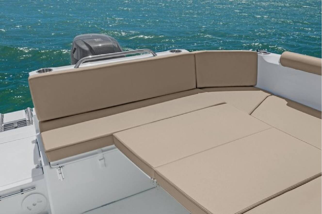 A photo of this 2026 Beneteau Antares 7