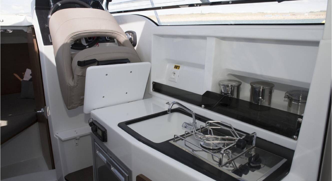 A photo of this 2026 Beneteau Antares 7