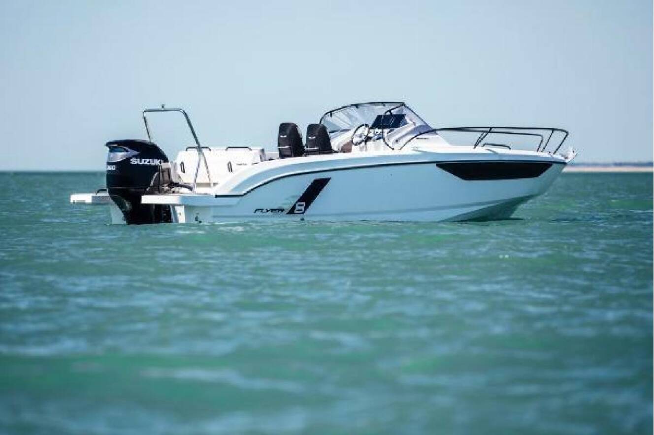 A photo of this 2026 Beneteau Flyer 8 SunDeck