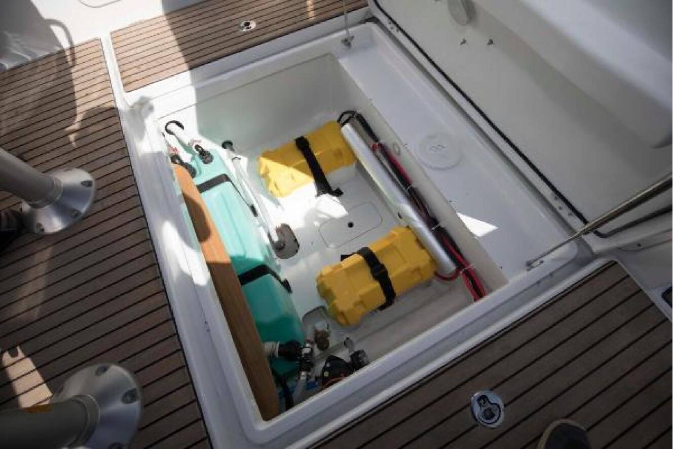A photo of this 2026 Beneteau Flyer 8 SunDeck