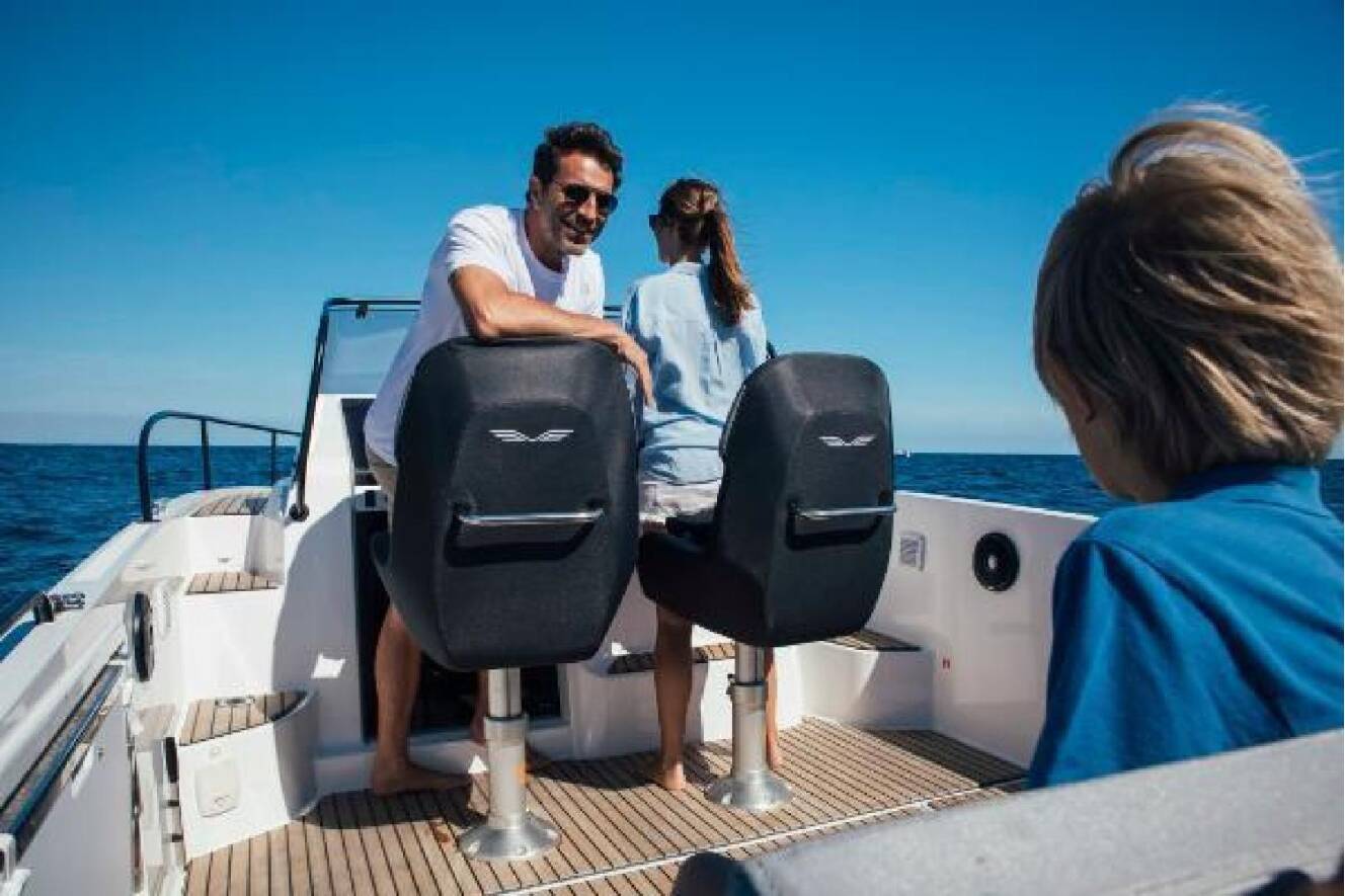 A photo of this 2026 Beneteau Flyer 8 SunDeck