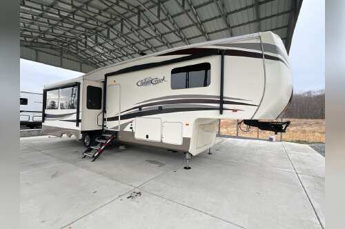 2018 Forest River CEDAR CREEK HATHAWAY 34RL2 in dobson NC