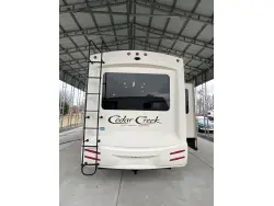 2018 FOREST RIVER CEDAR CREEK HATHAWAY 34RL2
