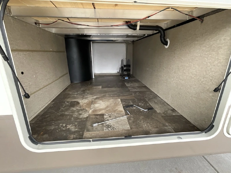 2018 FOREST RIVER CEDAR CREEK HATHAWAY 34RL2