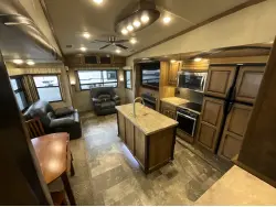 2018 FOREST RIVER CEDAR CREEK HATHAWAY 34RL2