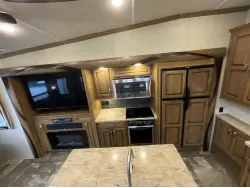2018 FOREST RIVER CEDAR CREEK HATHAWAY 34RL2