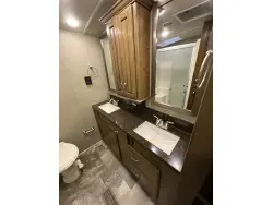 2018 FOREST RIVER CEDAR CREEK HATHAWAY 34RL2