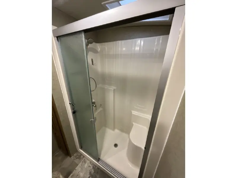 2018 FOREST RIVER CEDAR CREEK HATHAWAY 34RL2