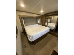 2018 FOREST RIVER CEDAR CREEK HATHAWAY 34RL2