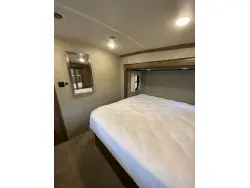 2018 FOREST RIVER CEDAR CREEK HATHAWAY 34RL2