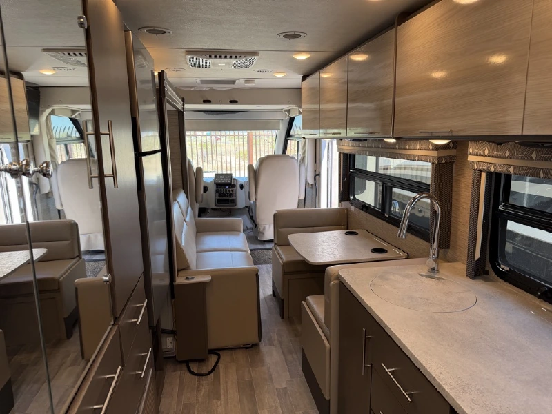 2023 THOR MOTOR COACH VEGAS 24 3