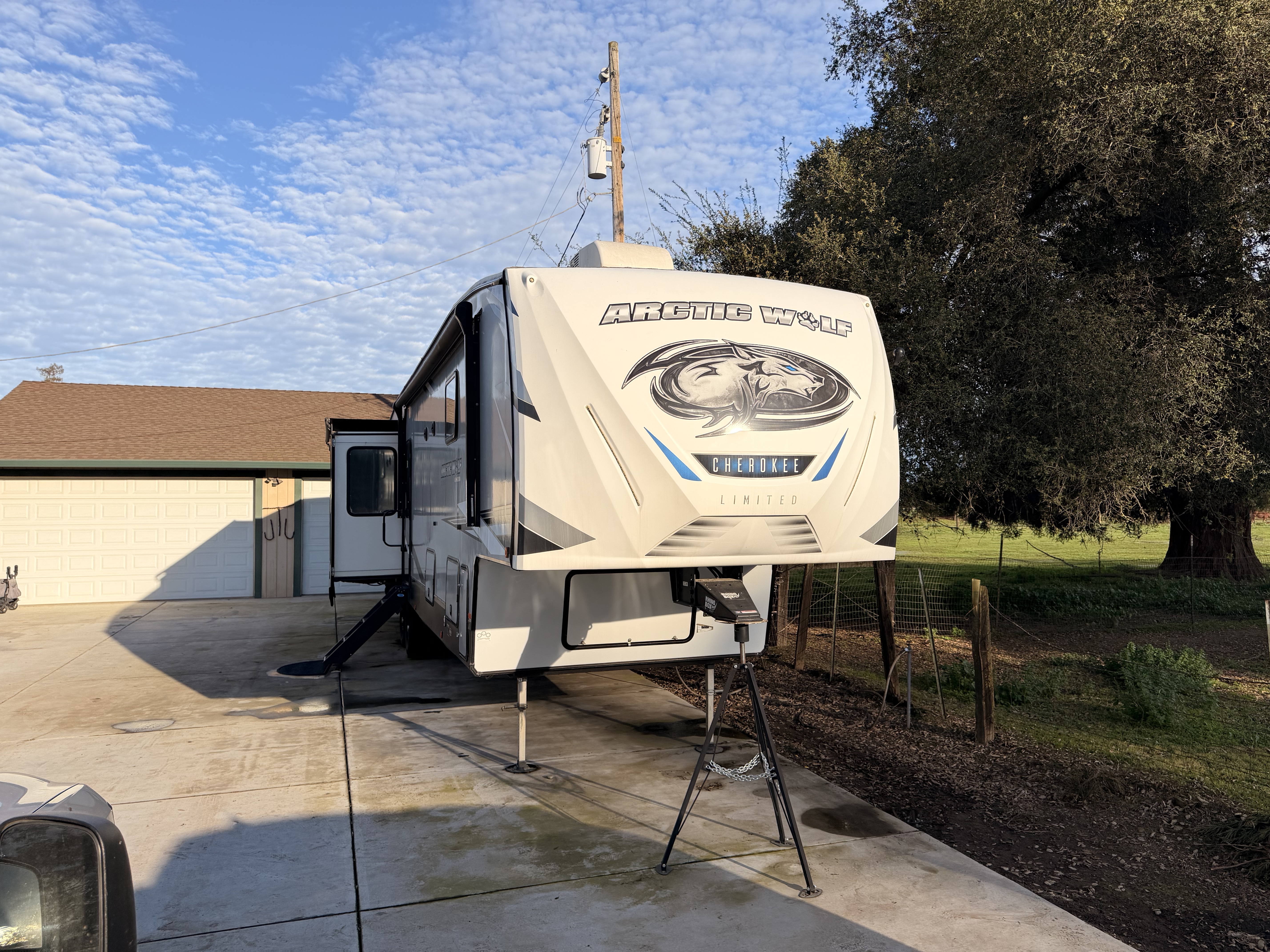 Used 2021 Forest River Cherokee Arctic Wolf 3660 Suite in Oakdale