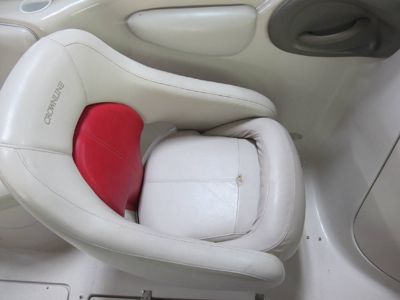 A photo of this 2003 Crownline 270 BR