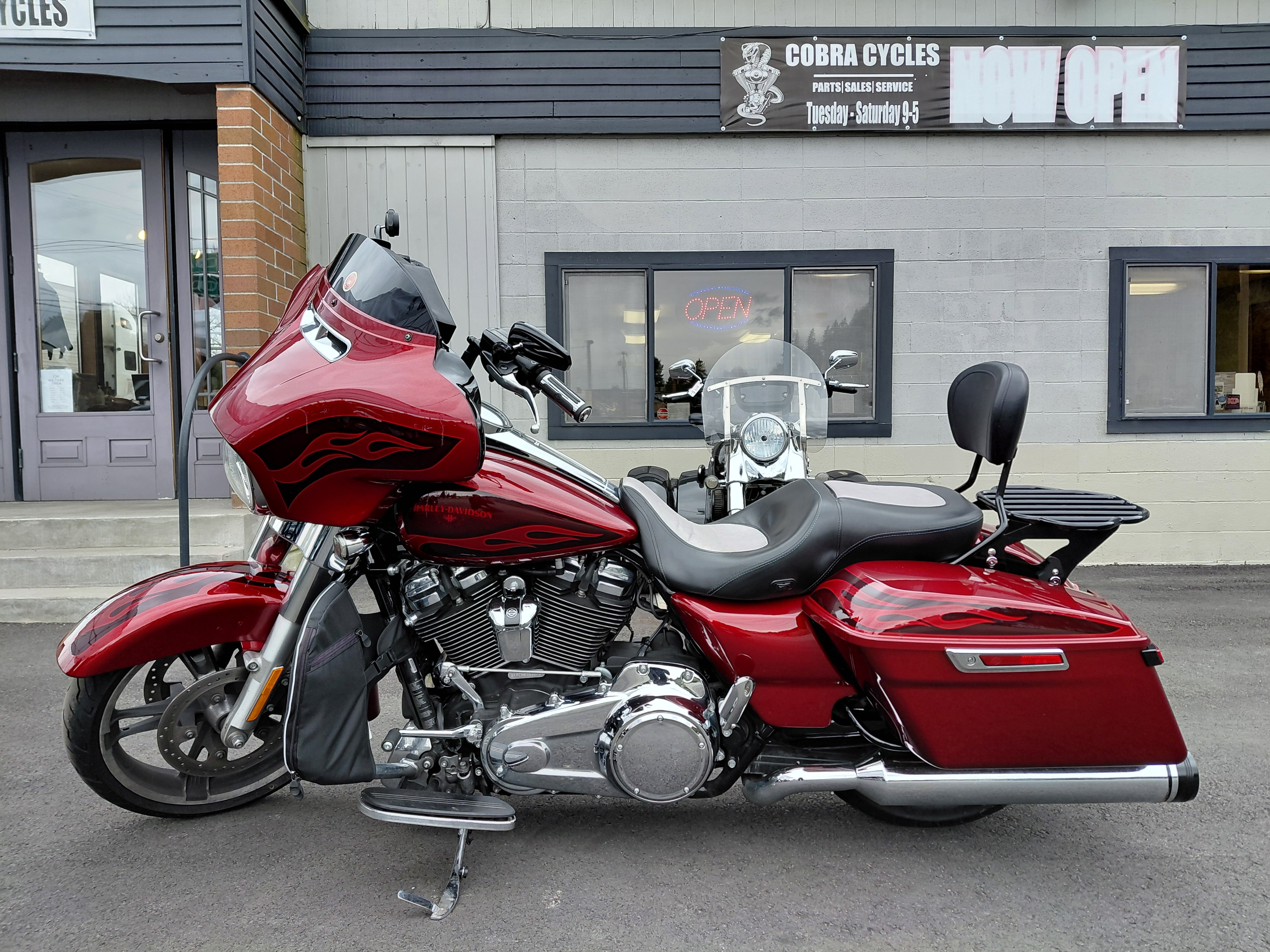 2017 Harley-Davidson STREET GLIDE FLHXS BASE in Burlington, WA