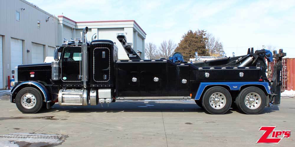 2023 PETERBILT 389 in New Hampton, IA