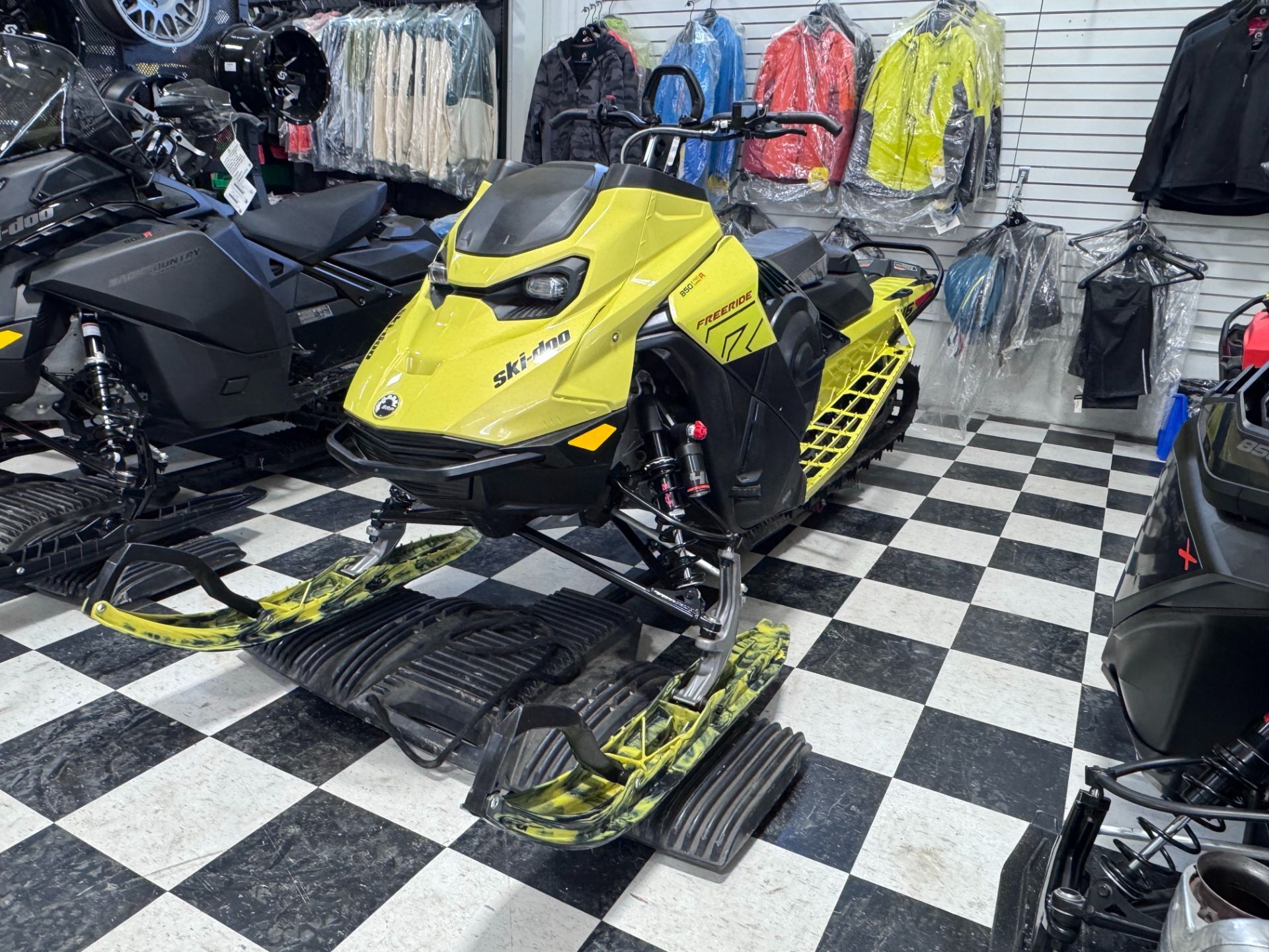 Freeride For Sale - Ski-Doo Snowmobiles - Snowmobile Trader