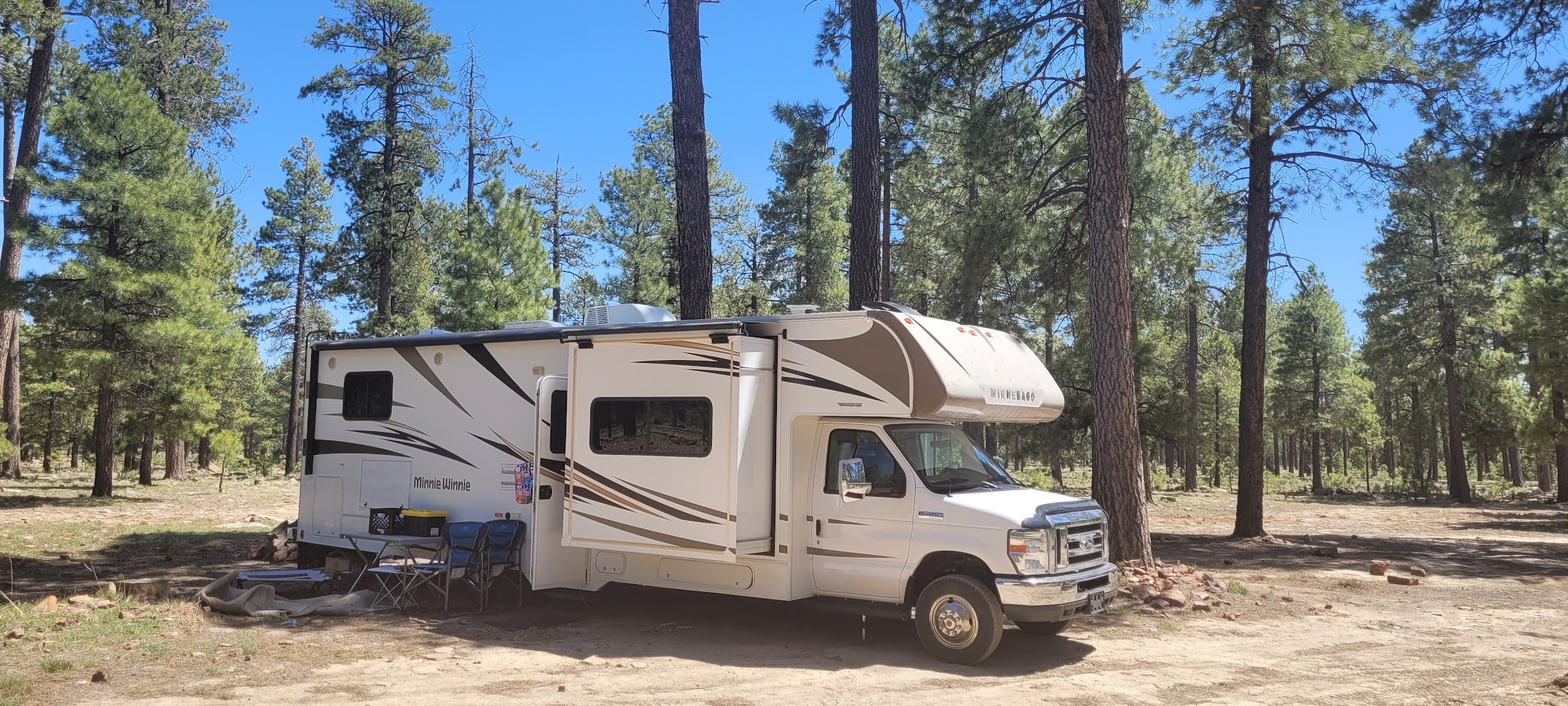 2017 Winnebago MINNIE WINNIE 31D RV
