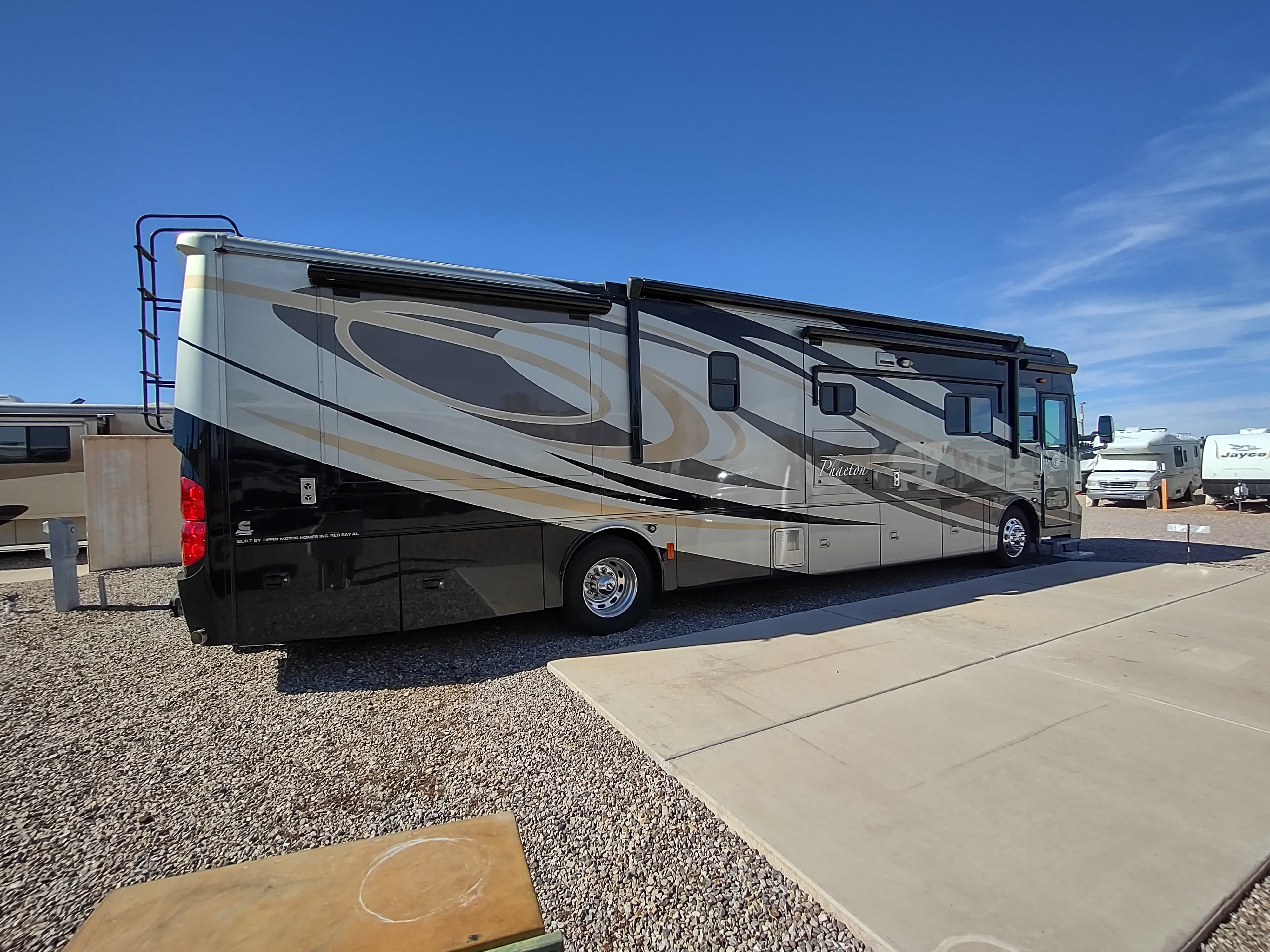 2011 Tiffin Motorhomes PHAETON 40 QKH RV