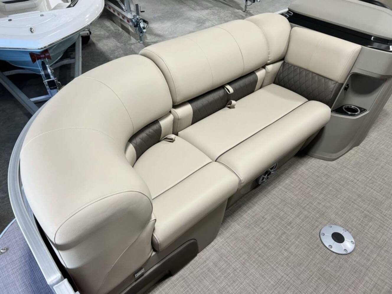 A photo of this 2025 Sun Tracker Party Barge® 22 RF DLX