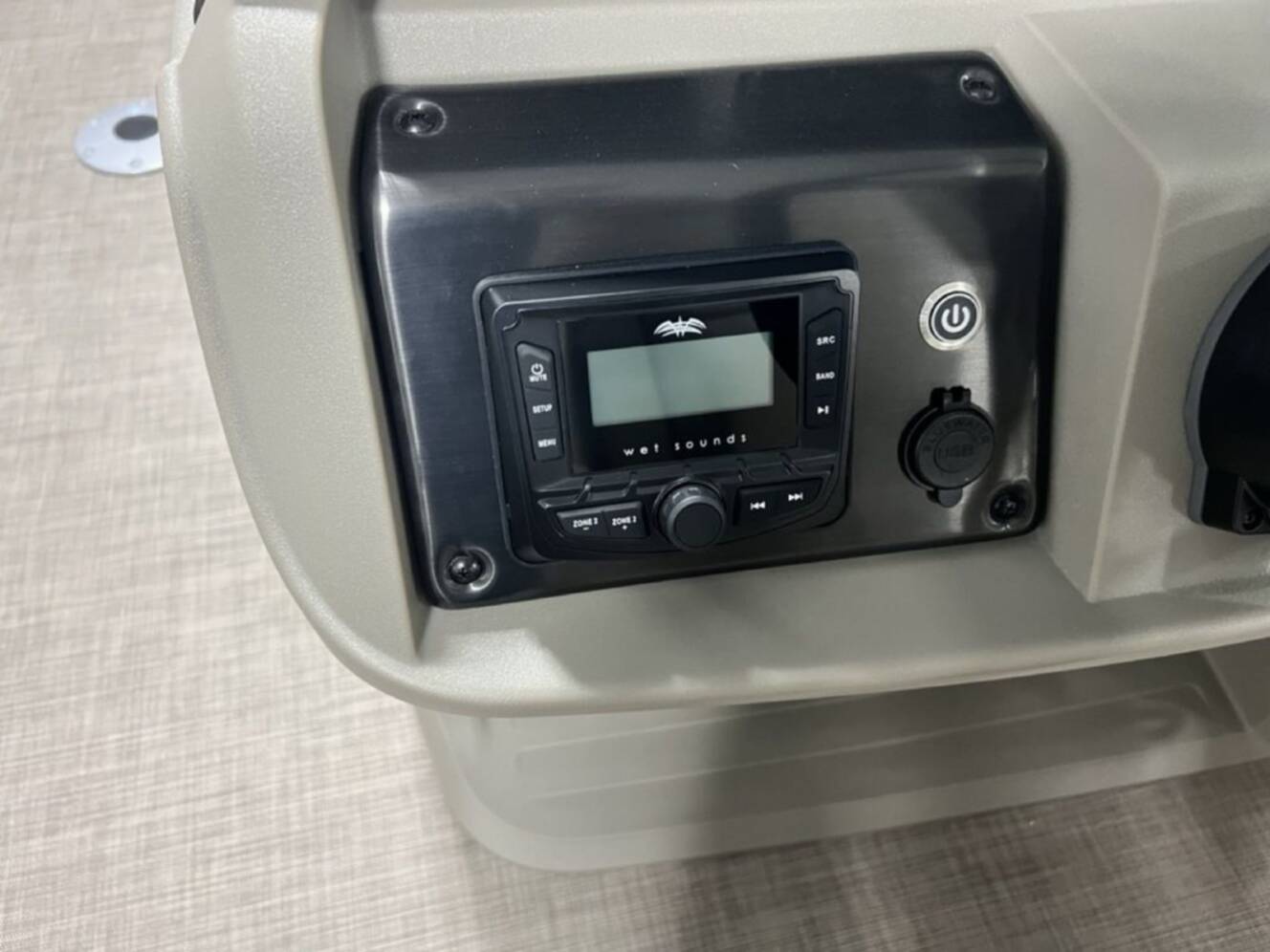 A photo of this 2025 Sun Tracker Party Barge® 22 RF DLX
