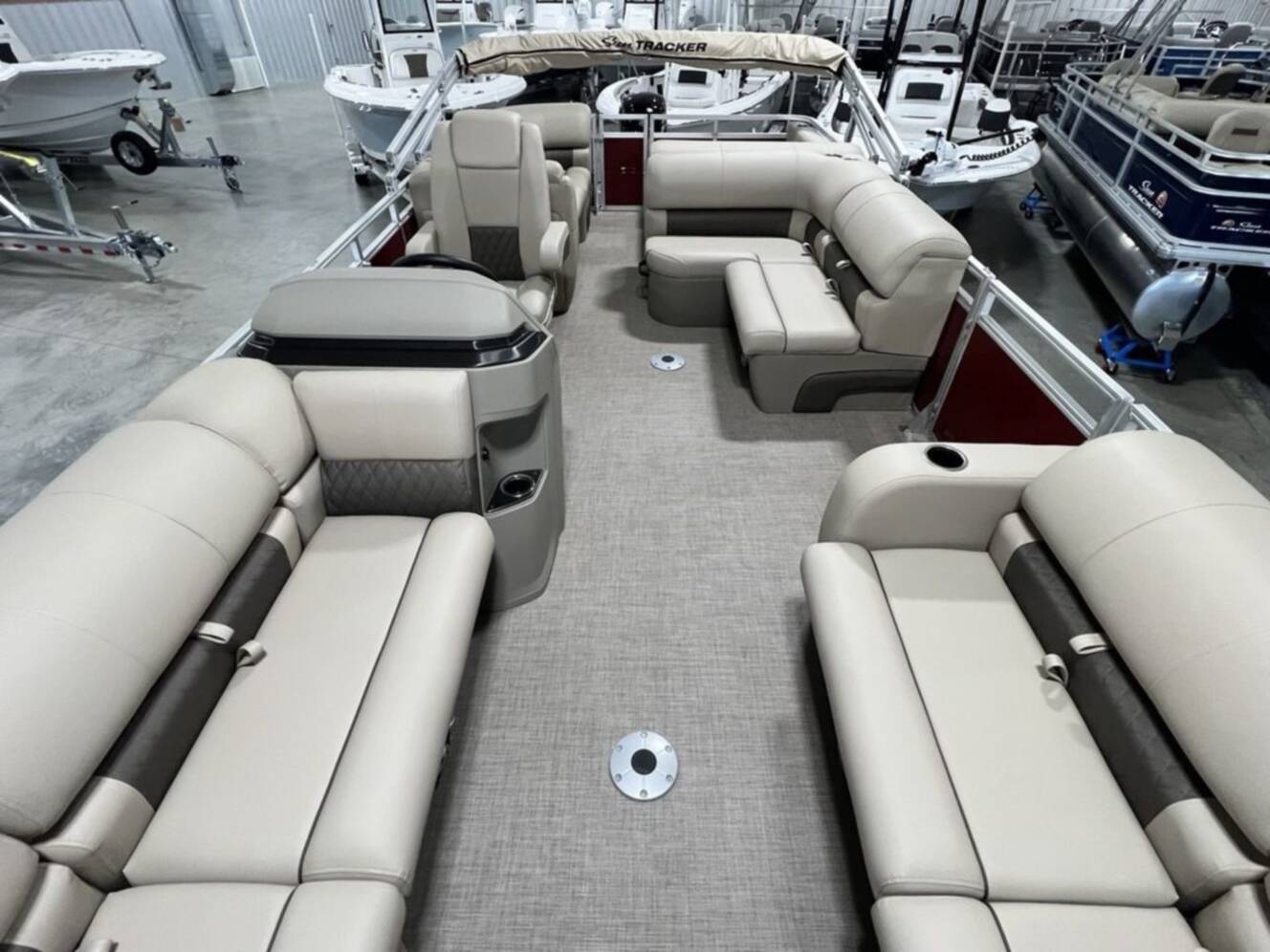 A photo of this 2025 Sun Tracker Party Barge® 22 RF DLX