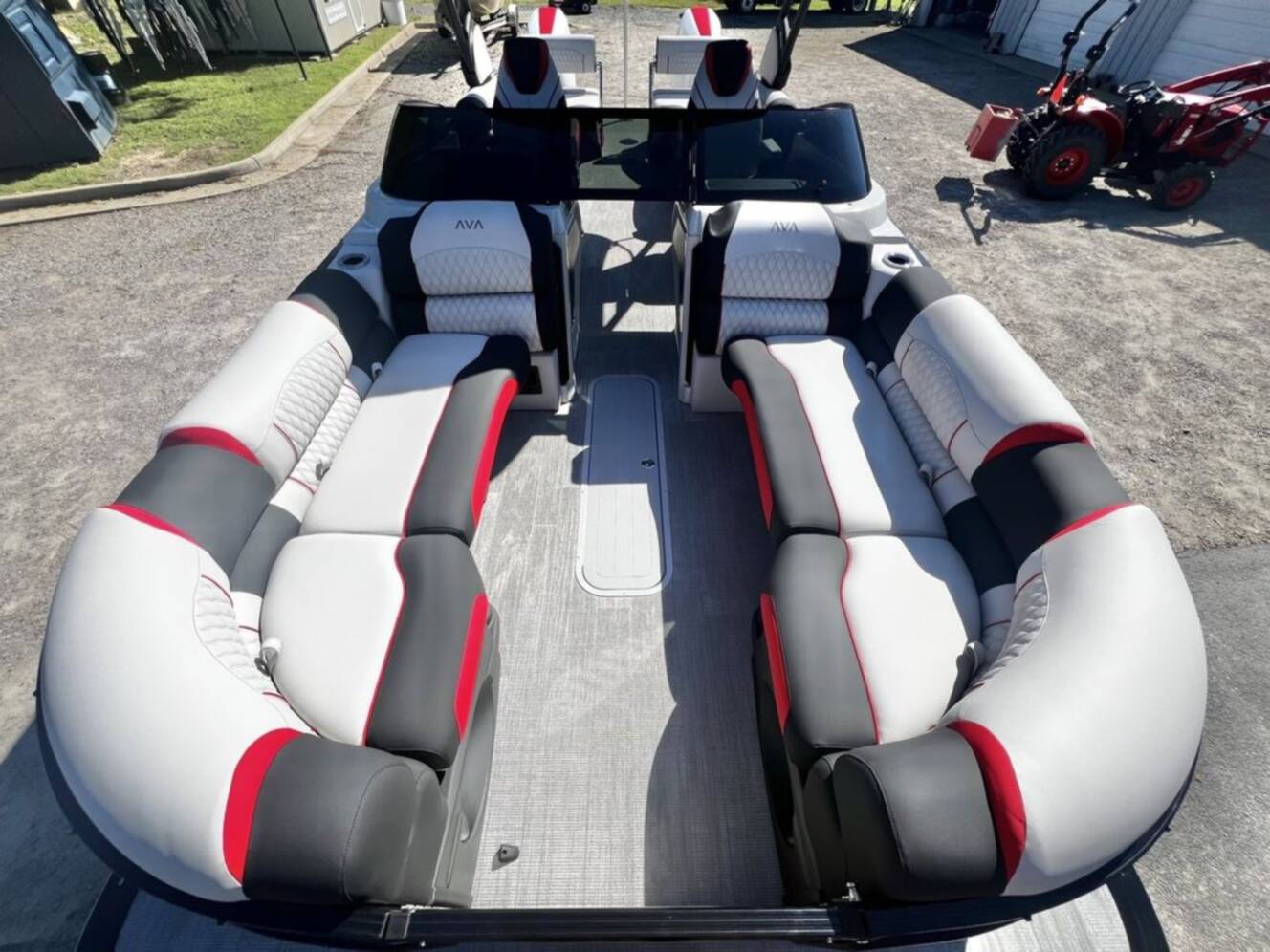 A photo of this 2025 Avalon Excalibur LTD 25' Twin Quad Lounge Windshield - Triple 