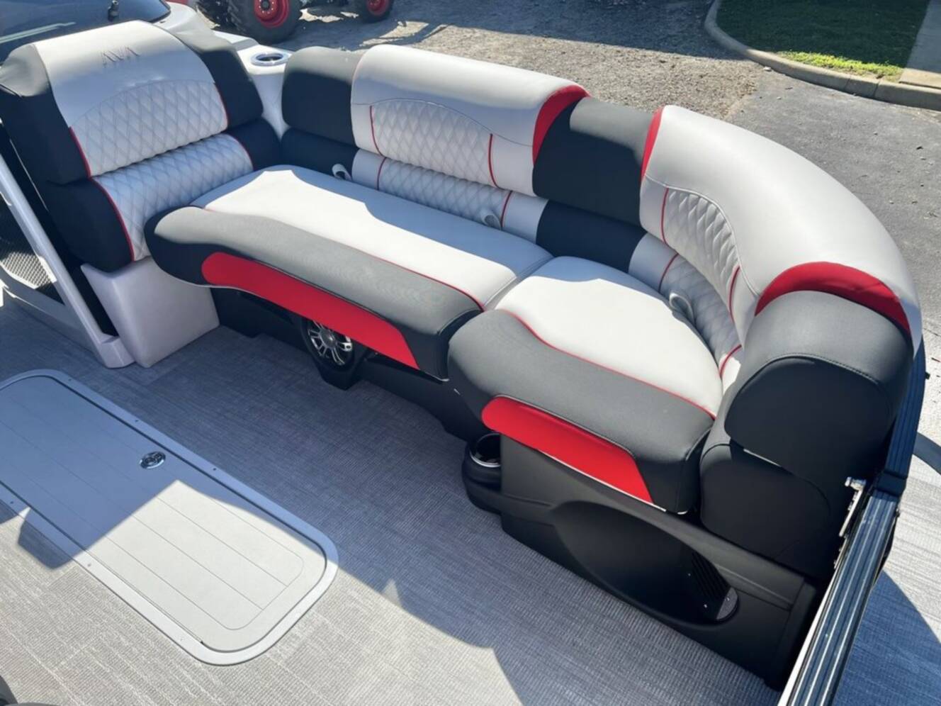 A photo of this 2025 Avalon Excalibur LTD 25' Twin Quad Lounge Windshield - Triple 