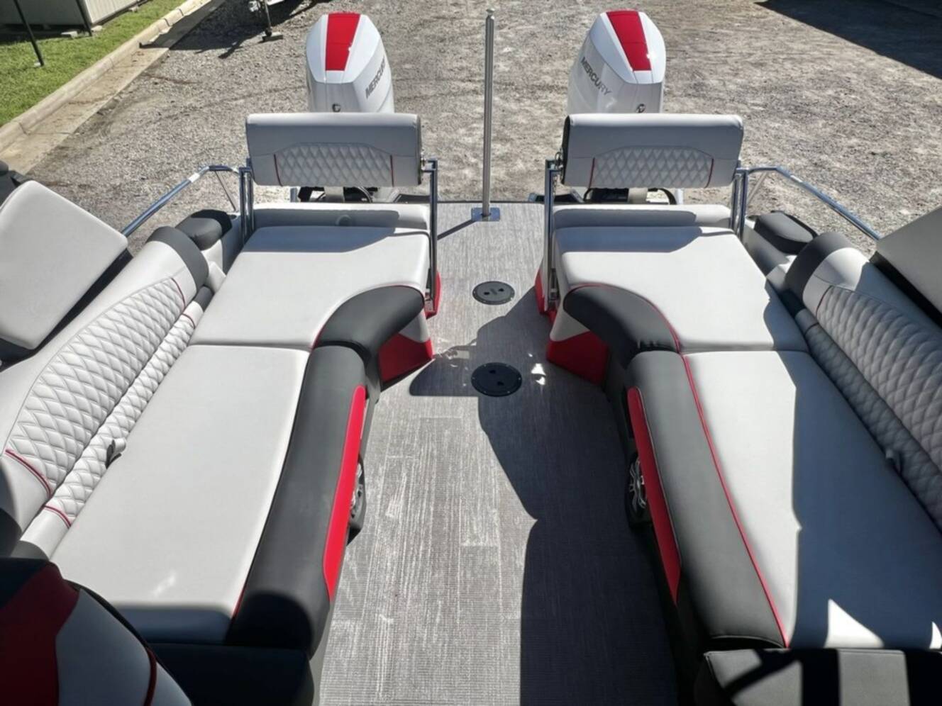 A photo of this 2025 Avalon Excalibur LTD 25' Twin Quad Lounge Windshield - Triple 