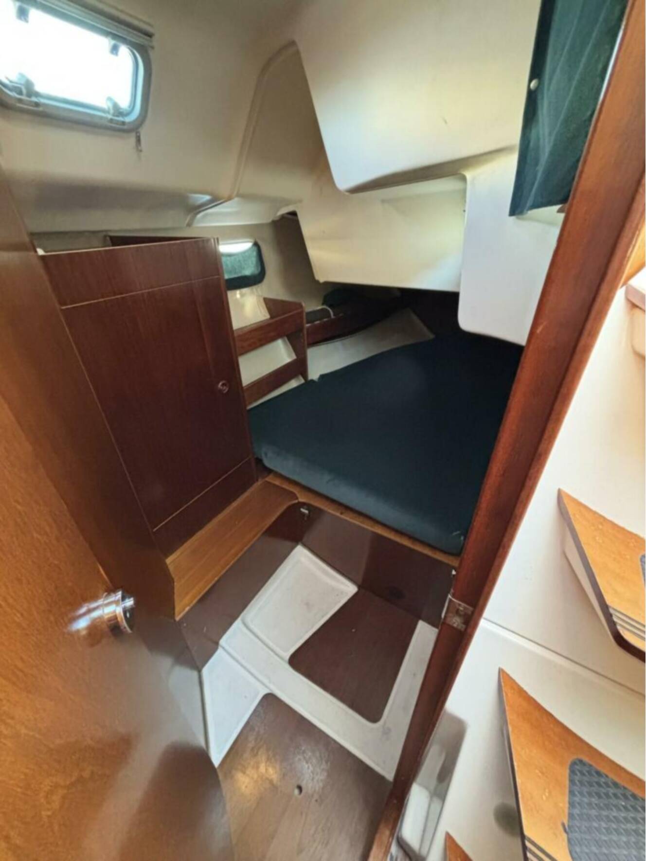 A photo of this 1997 Beneteau Oceanis 351