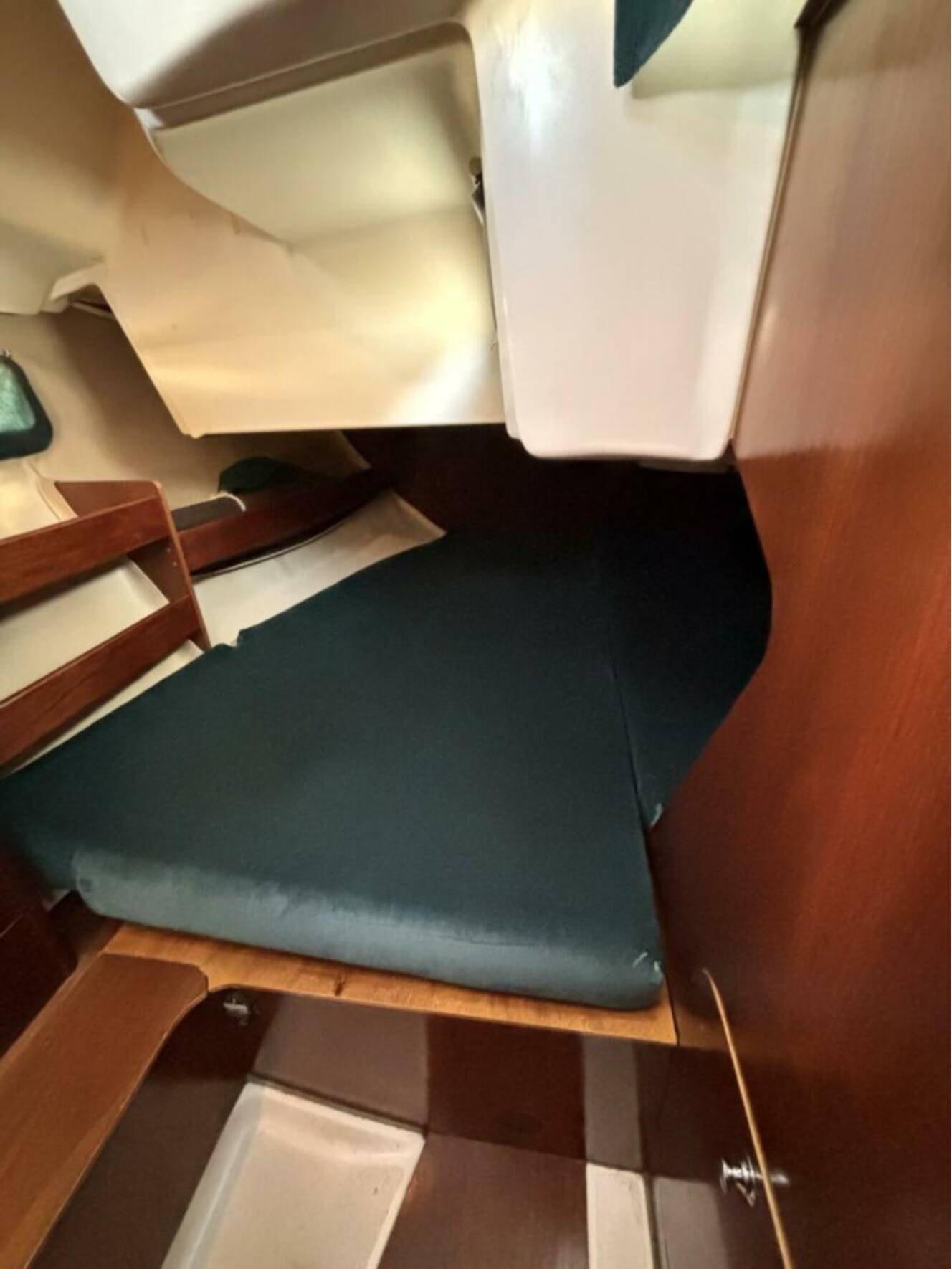 A photo of this 1997 Beneteau Oceanis 351