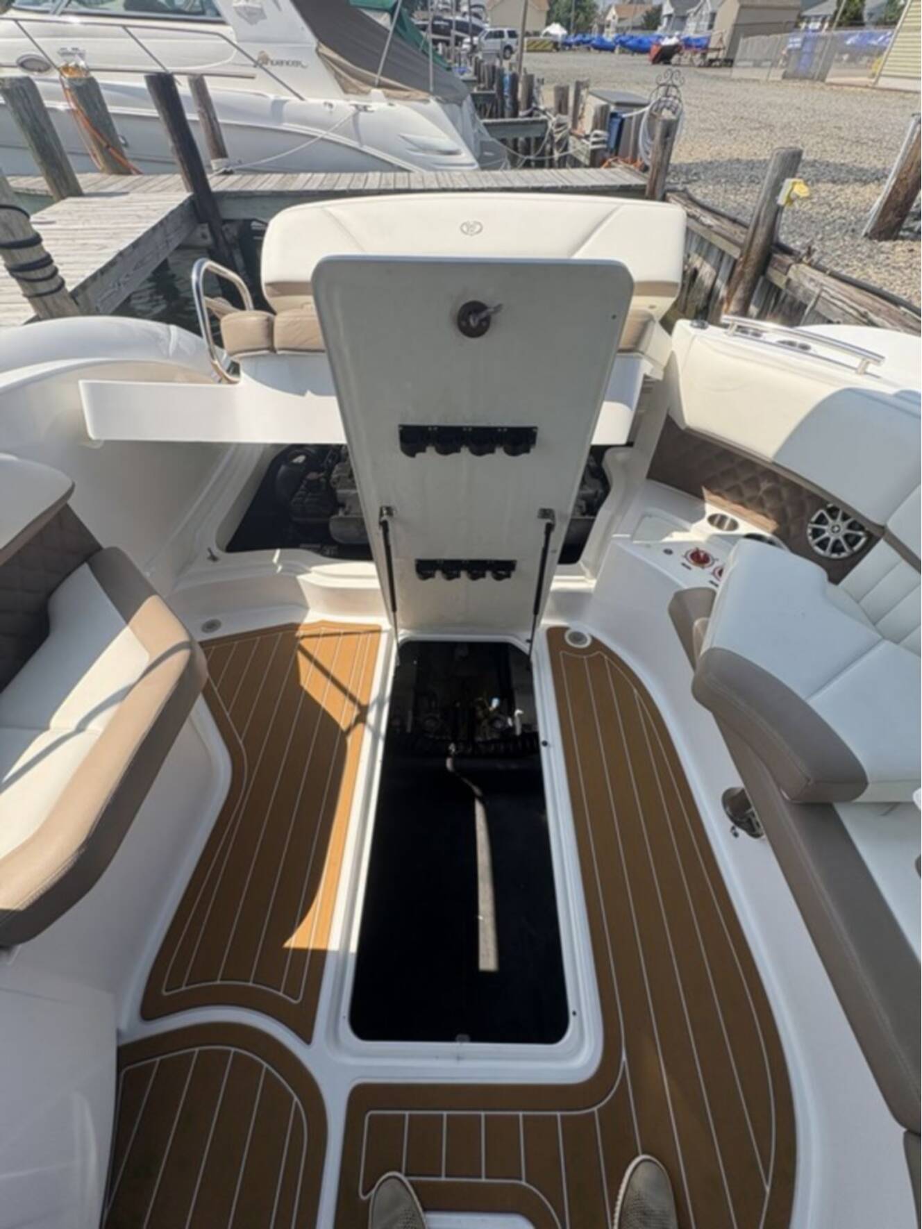 A photo of this 2011 Cobalt Boats 302 BR
