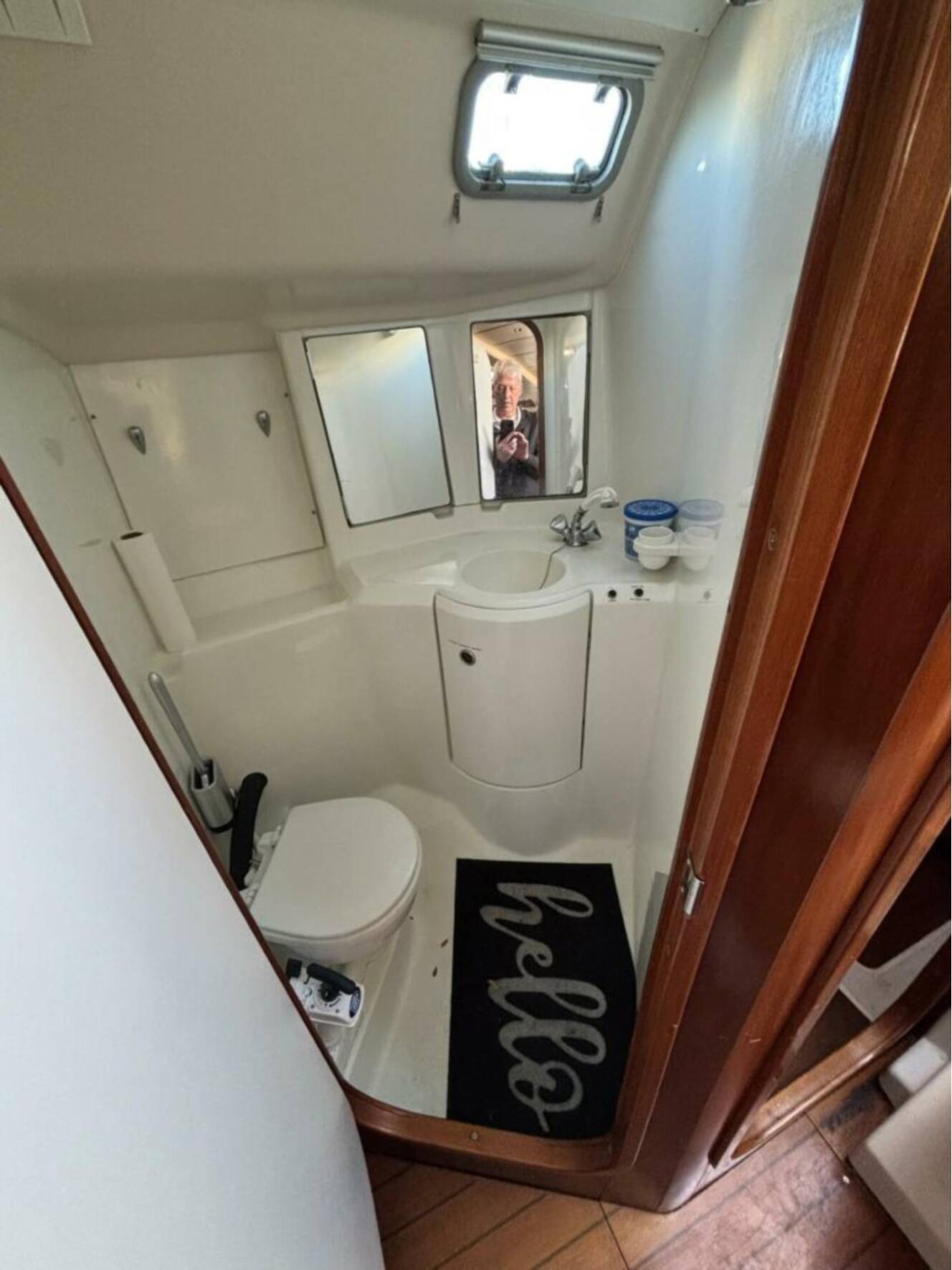 A photo of this 1997 Beneteau Oceanis 351