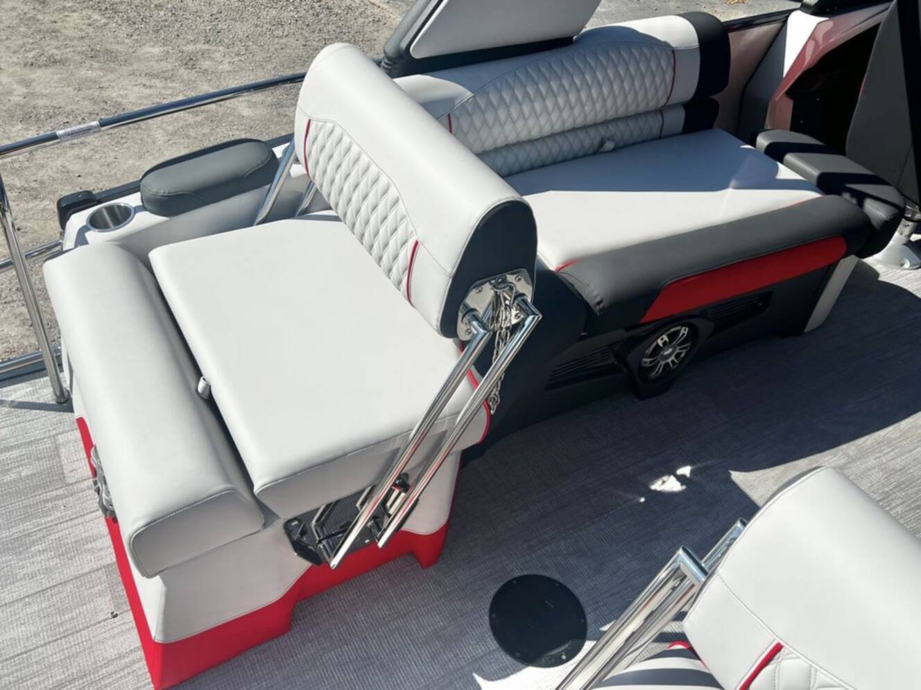 A photo of this 2025 Avalon Excalibur LTD 25' Twin Quad Lounge Windshield - Triple 