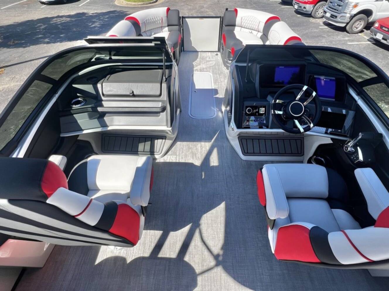 A photo of this 2025 Avalon Excalibur LTD 25' Twin Quad Lounge Windshield - Triple 
