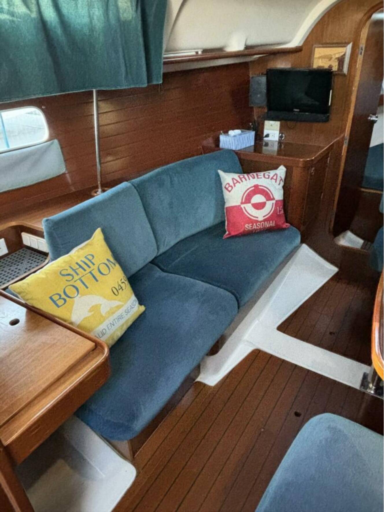 A photo of this 1997 Beneteau Oceanis 351
