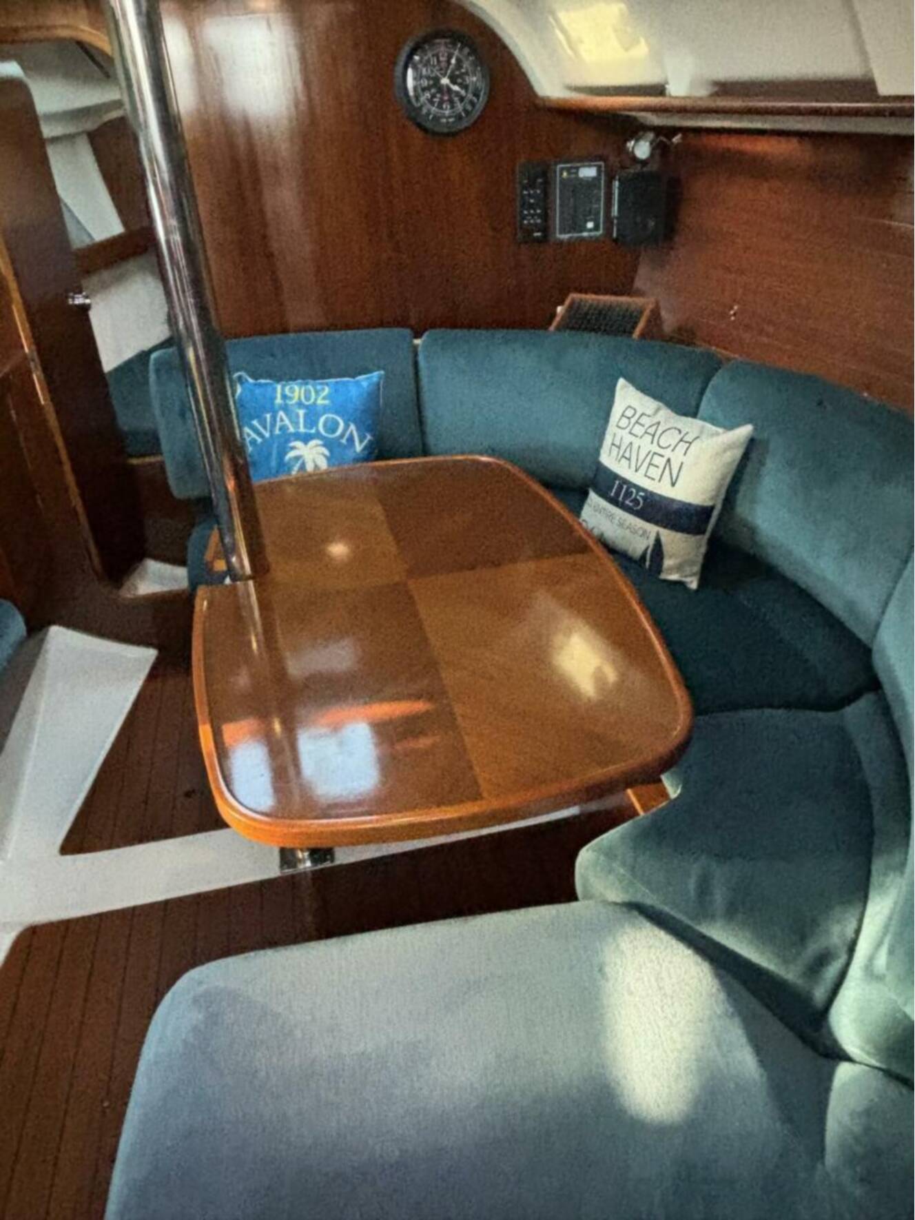 A photo of this 1997 Beneteau Oceanis 351