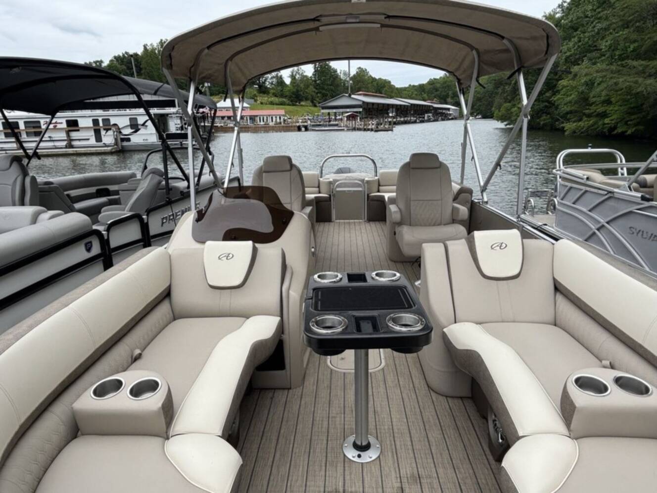 A photo of this 2022 Avalon CATALINA 2585 QL