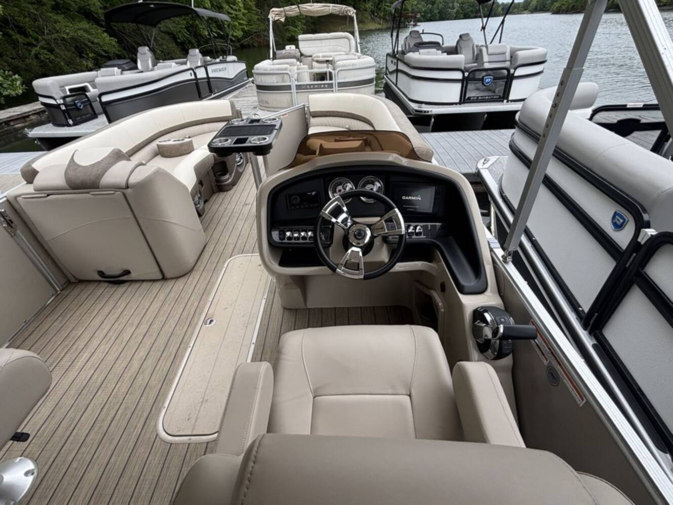 A photo of this 2022 Avalon CATALINA 2585 QL