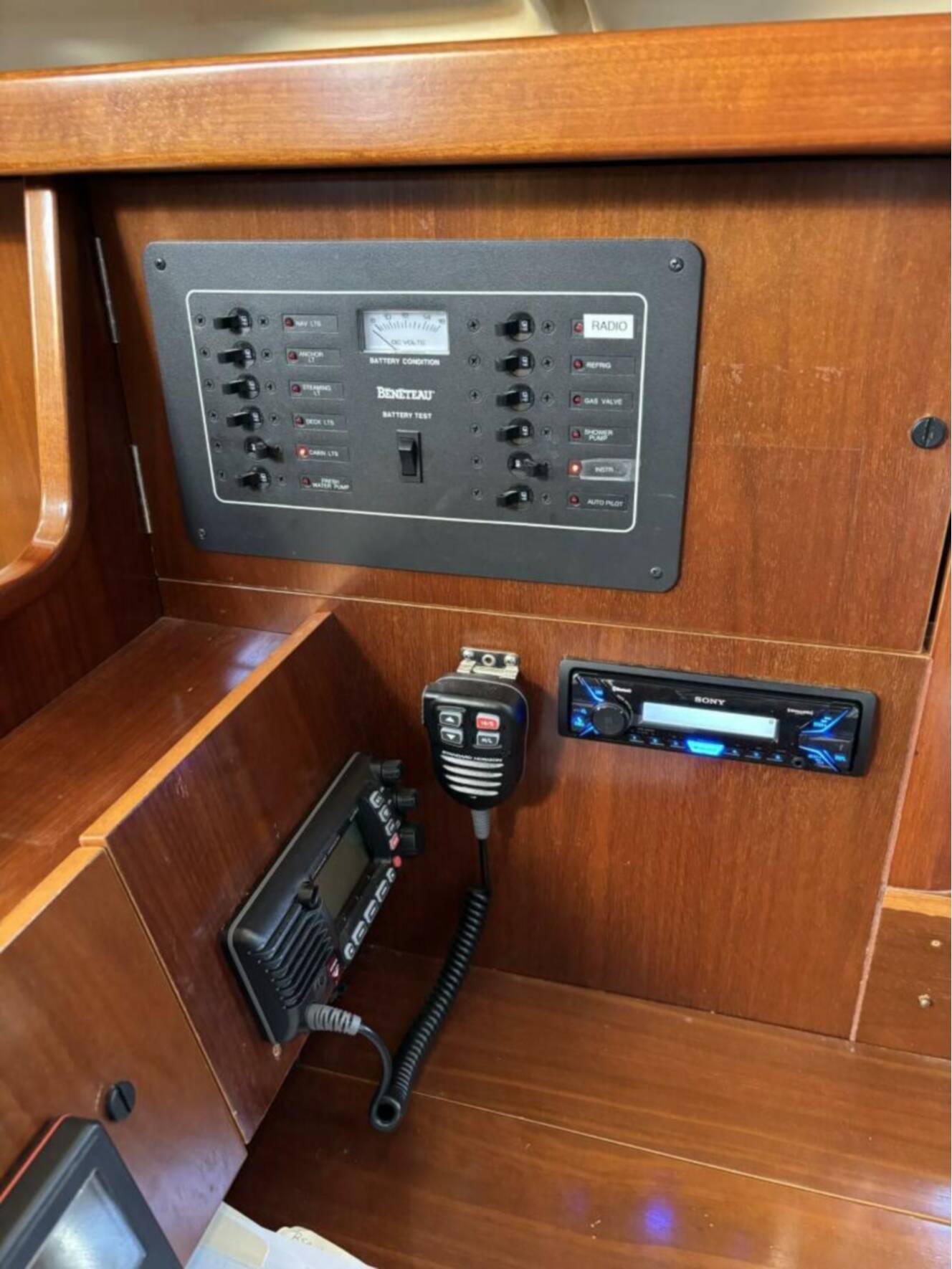 A photo of this 1997 Beneteau Oceanis 351