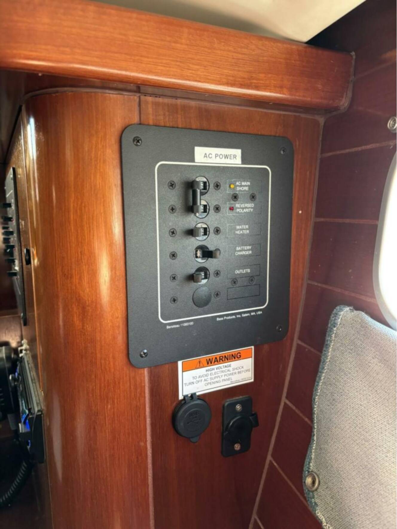 A photo of this 1997 Beneteau Oceanis 351