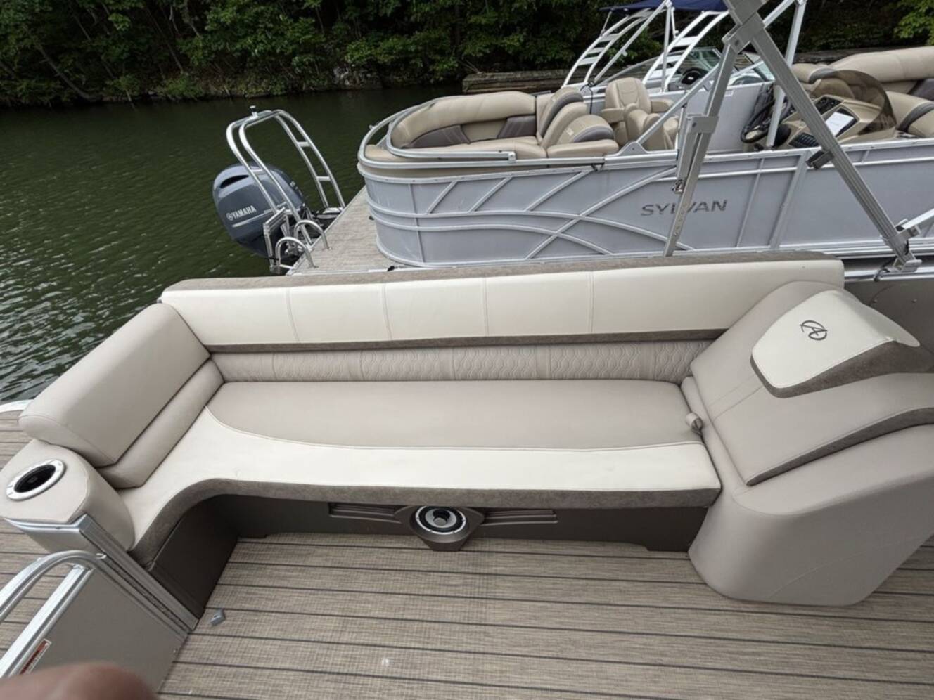A photo of this 2022 Avalon CATALINA 2585 QL