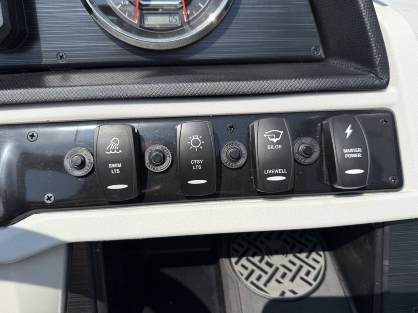 A photo of this 2025 Godfrey Pontoons Sweetwater 2486 DT 27 iMPACT Package (27 in. Center Tub